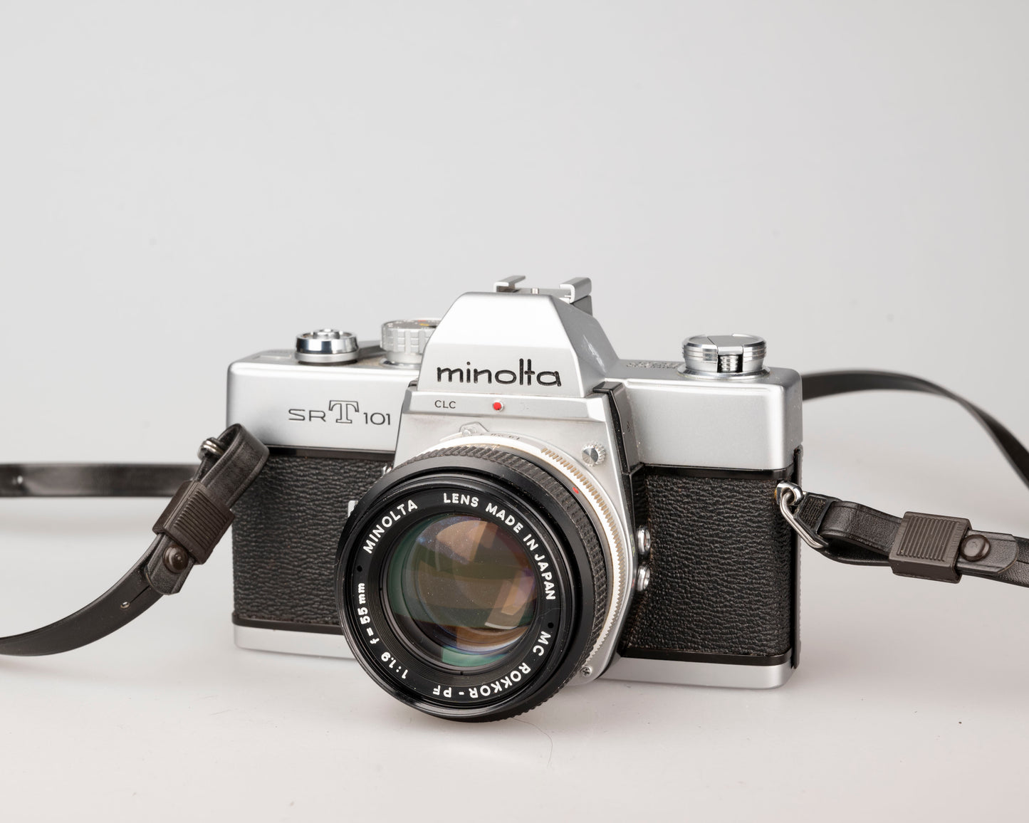 Minolta SRT 101 SLR 35 mm avec objectif MC Rokkor PF 55 mm f1.9 + étui toujours prêt (série 1983336)