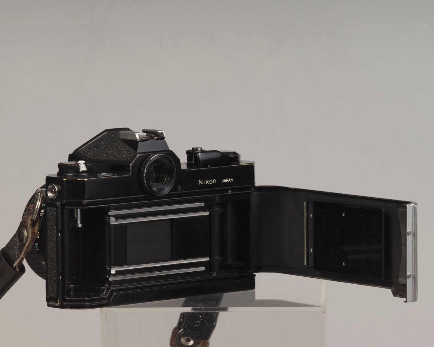 Appareil photo reflex Nikon Nikkormat FT2 35 mm avec objectif RMC Tokina II 28 mm f2.8