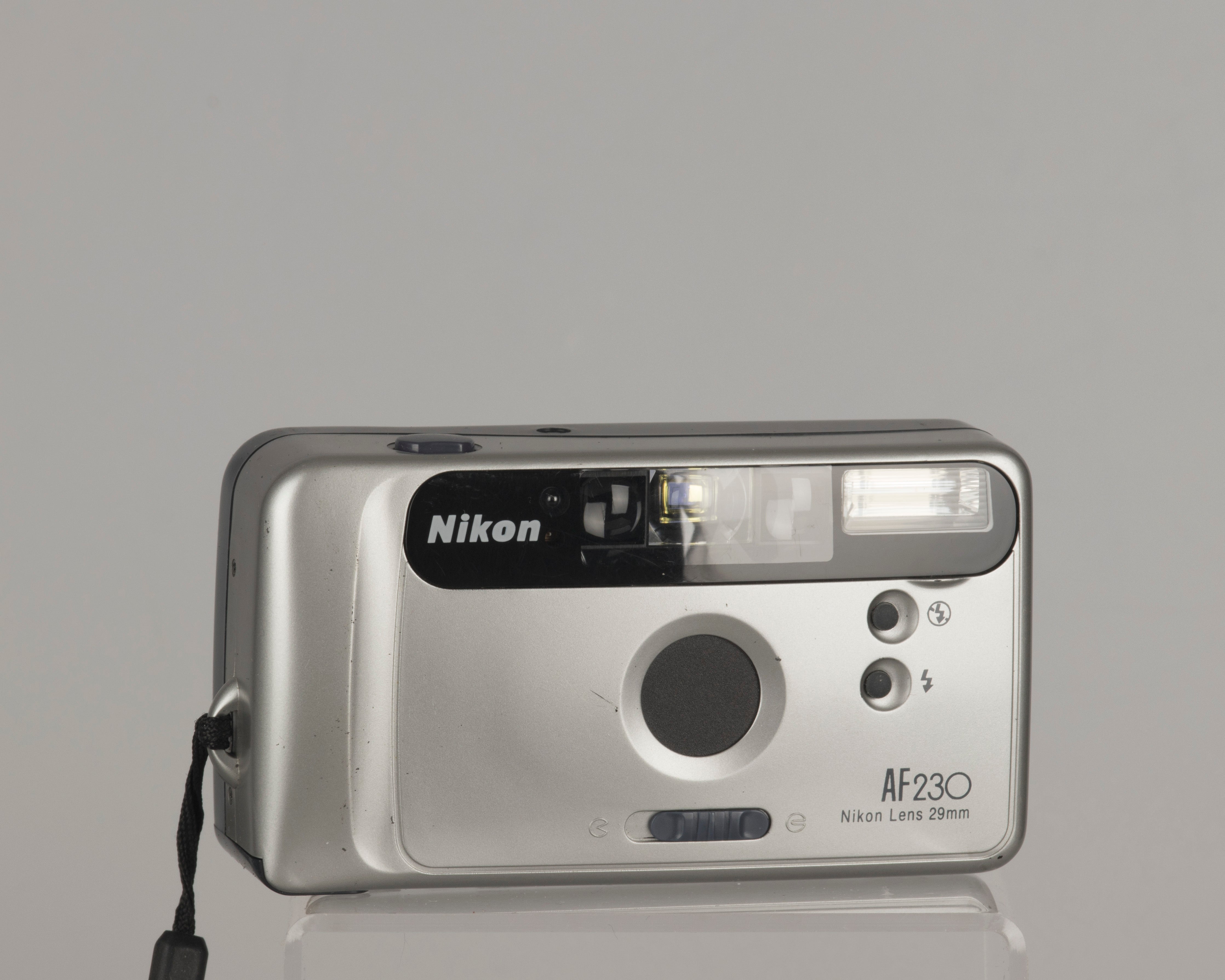 Nikon AF230 35mm film camera with original case – New Wave Pool