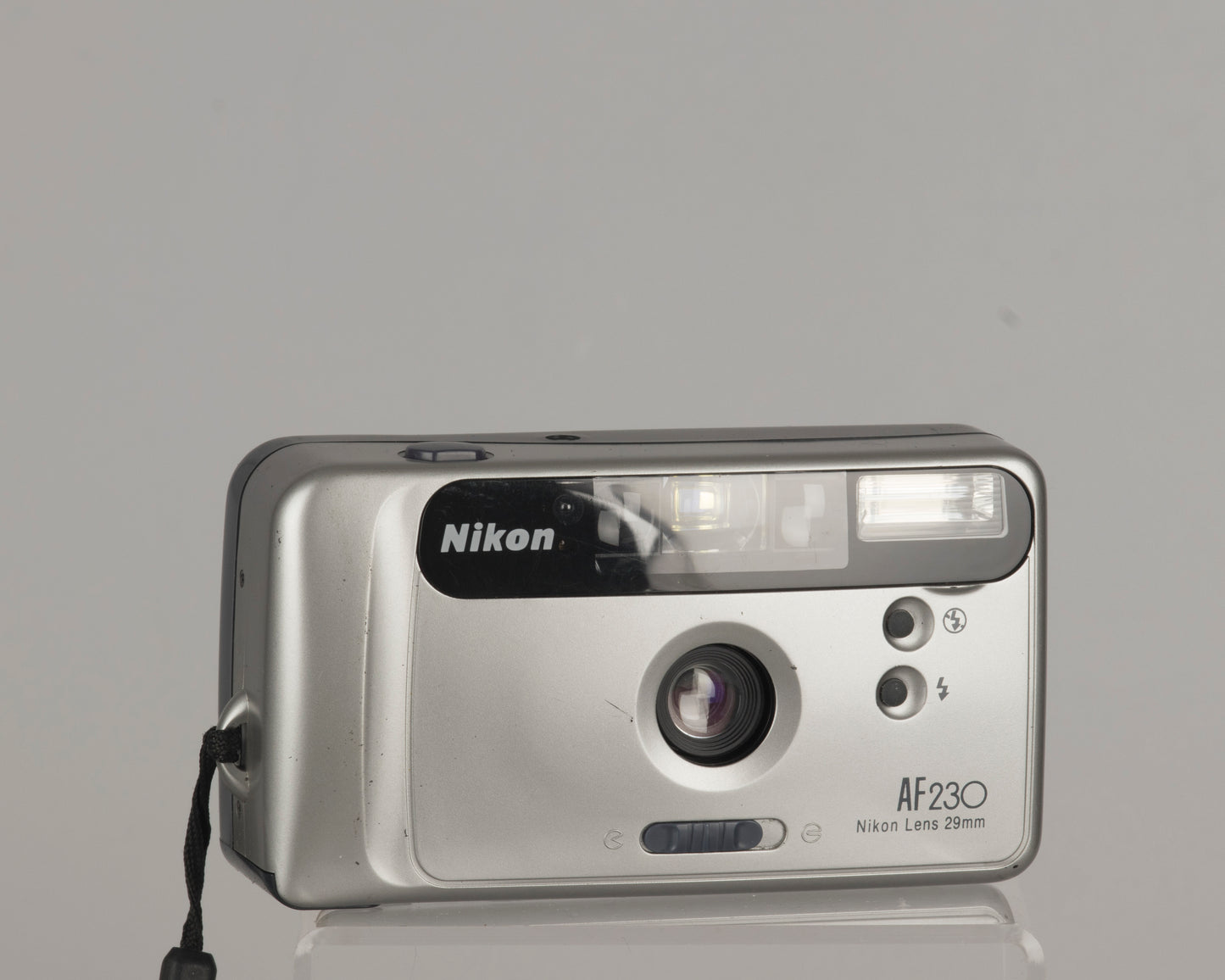 Appareil photo Nikon AF230 35 mm avec étui d'origine