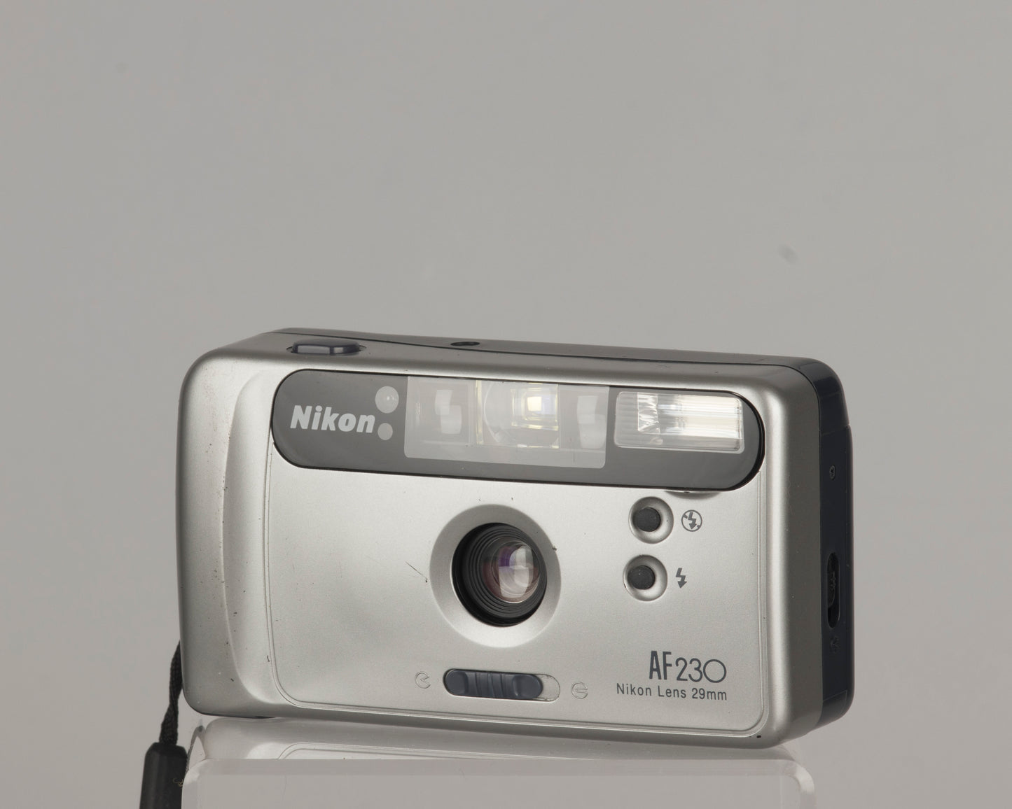 Appareil photo Nikon AF230 35 mm avec étui d'origine