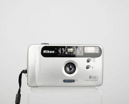 Nikon AF230 35mm film camera w/ original case (serial 5662357)