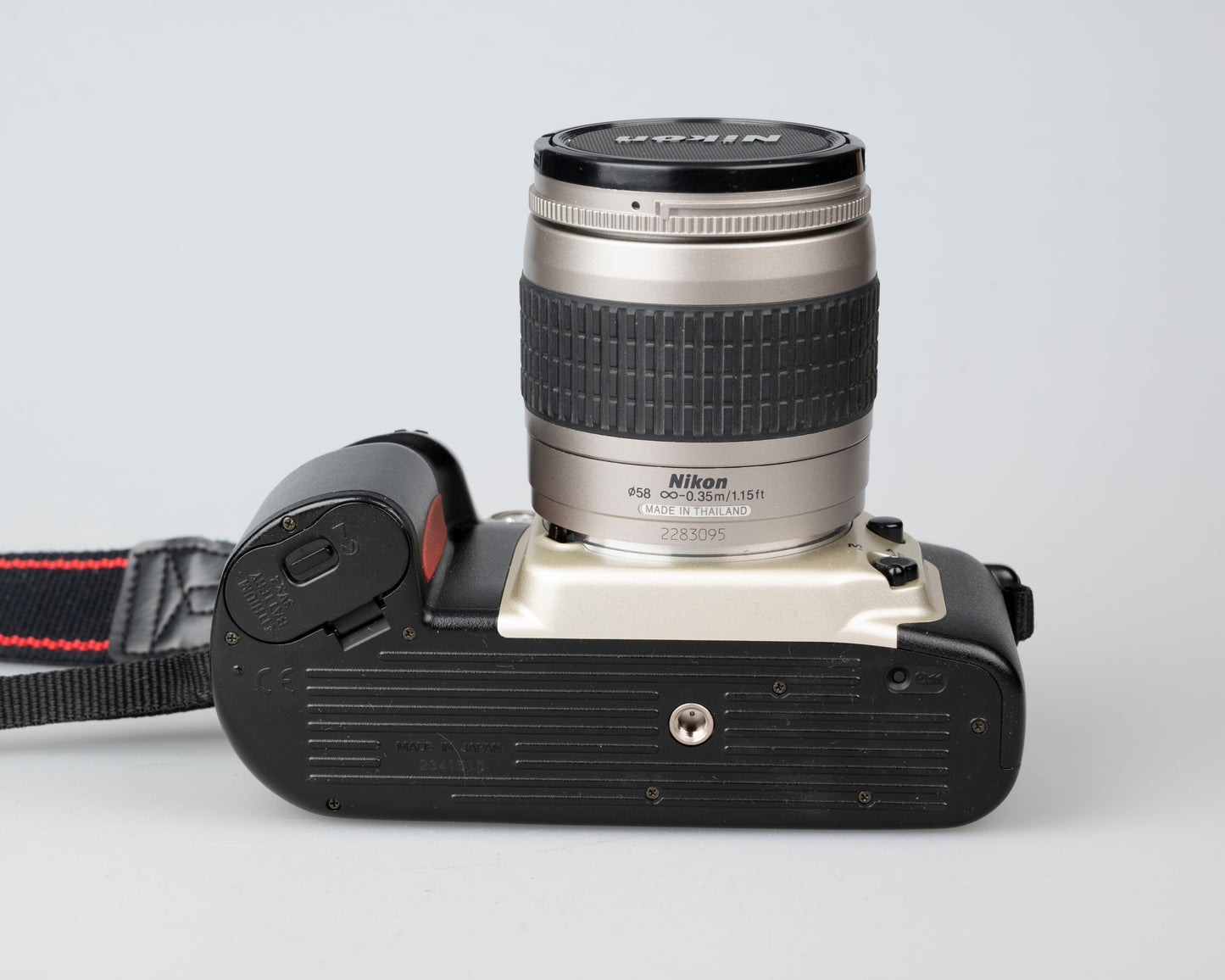 Nikon F60 35mm film SLR w/ AF Nikkor 28-80mm lens + manual (serial 2341515)