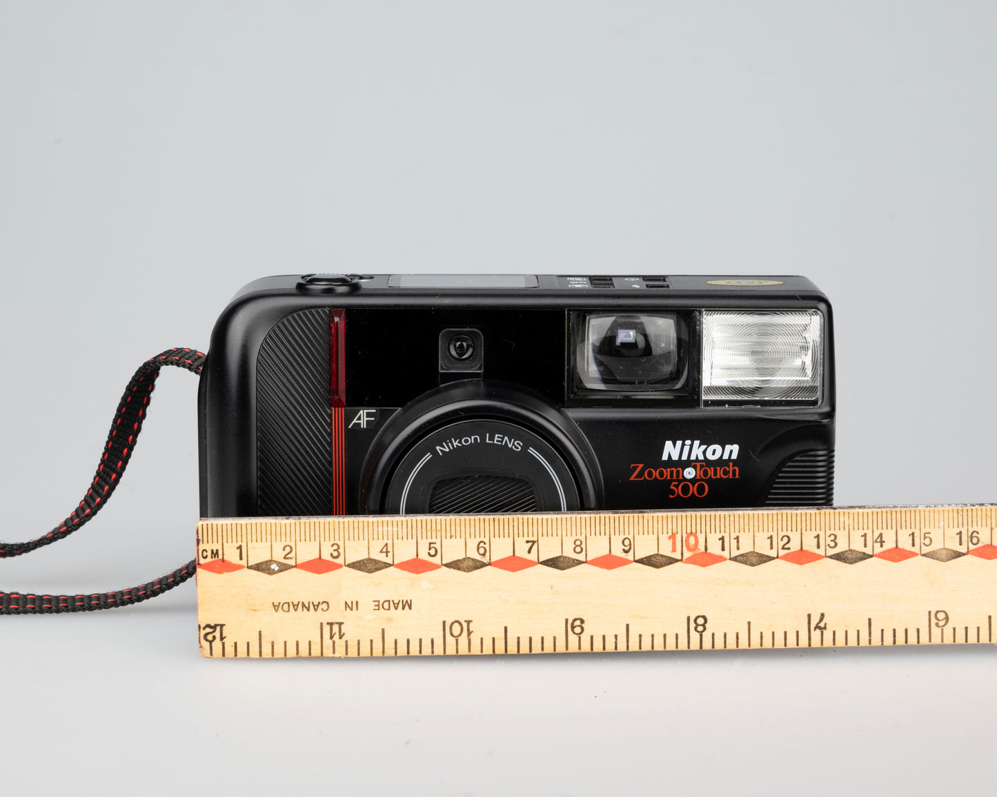 Nikon Zoom Touch 500 35mm camera (serial 5059546)