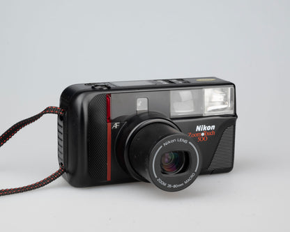Nikon Zoom Touch 500 35mm camera (serial 5059546)