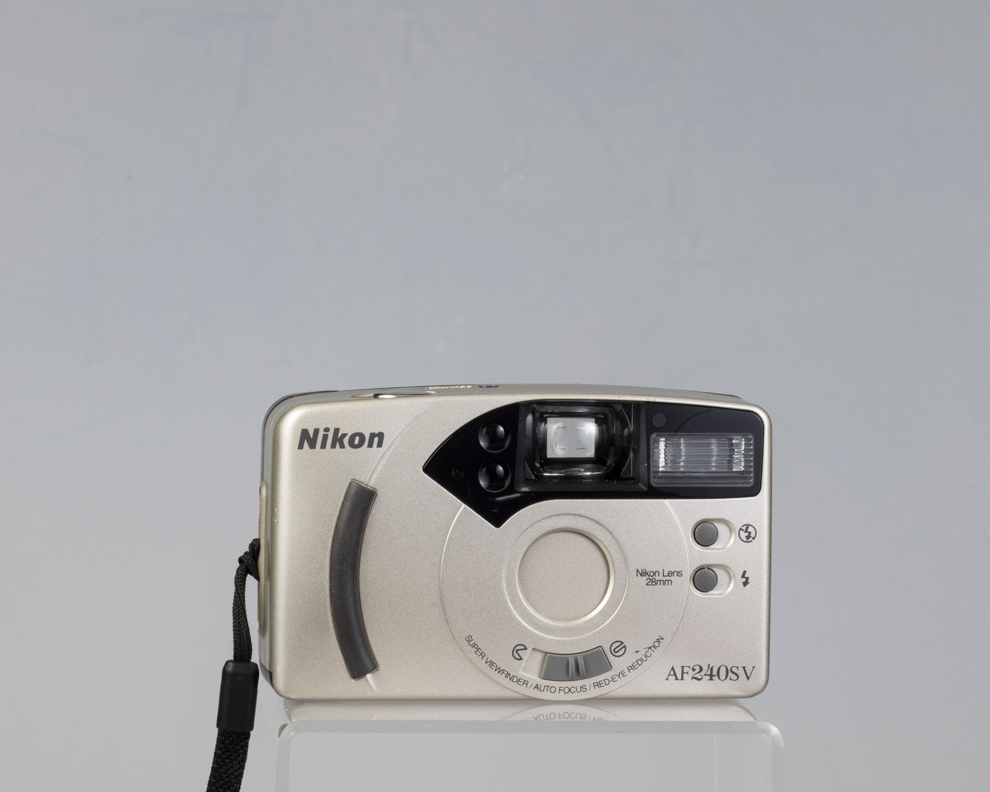 Appareil photo Nikon AF240SV 35 mm avec étui (série 5837134)