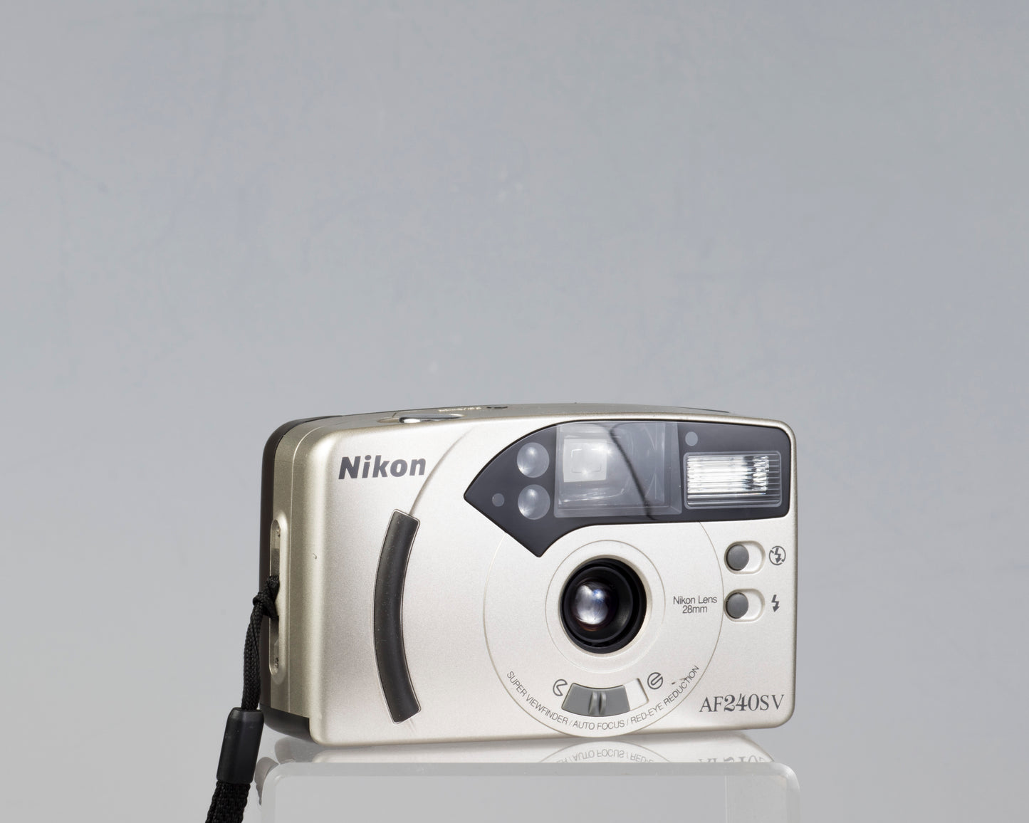 Appareil photo Nikon AF240SV 35 mm avec étui (série 5837134)