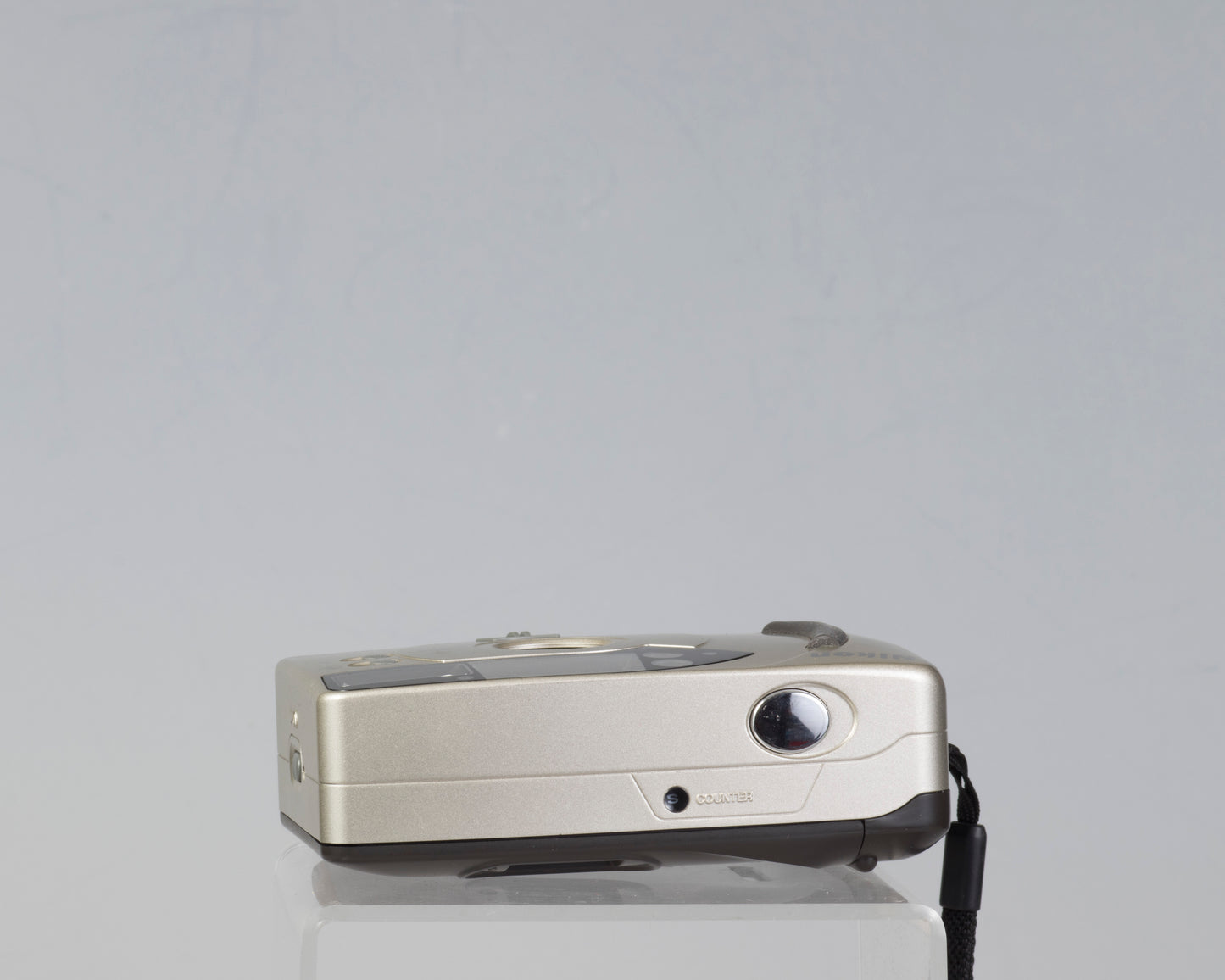 Appareil photo Nikon AF240SV 35 mm avec étui (série 5837134)