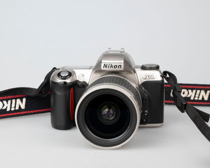 Nikon F65 (alias N65) SLR à film 35 mm avec objectif AF Nikkor 28-100 mm (série 2898438)