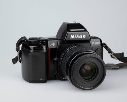 Reflex Nikon F-801 35 mm + Nikon Speedlight SB-24 + objectif AF Nikkor 35-80 mm + manuel