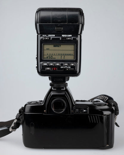 Reflex Nikon F-801 35 mm + Nikon Speedlight SB-24 + objectif AF Nikkor 35-80 mm + manuel