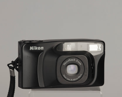 Appareil photo Nikon Nice Touch Zoom 35 mm avec étui et manuel