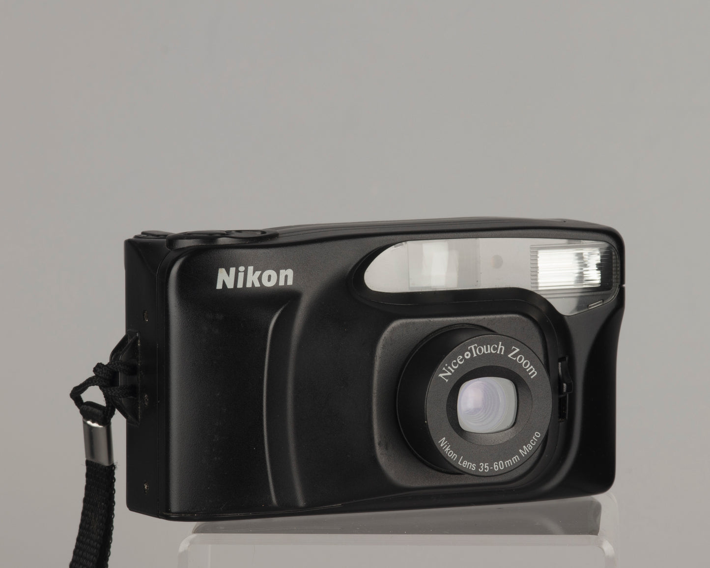 Appareil photo Nikon Nice Touch Zoom 35 mm avec étui et manuel