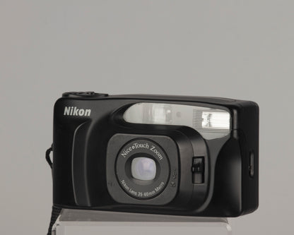 Appareil photo Nikon Nice Touch Zoom 35 mm avec étui et manuel