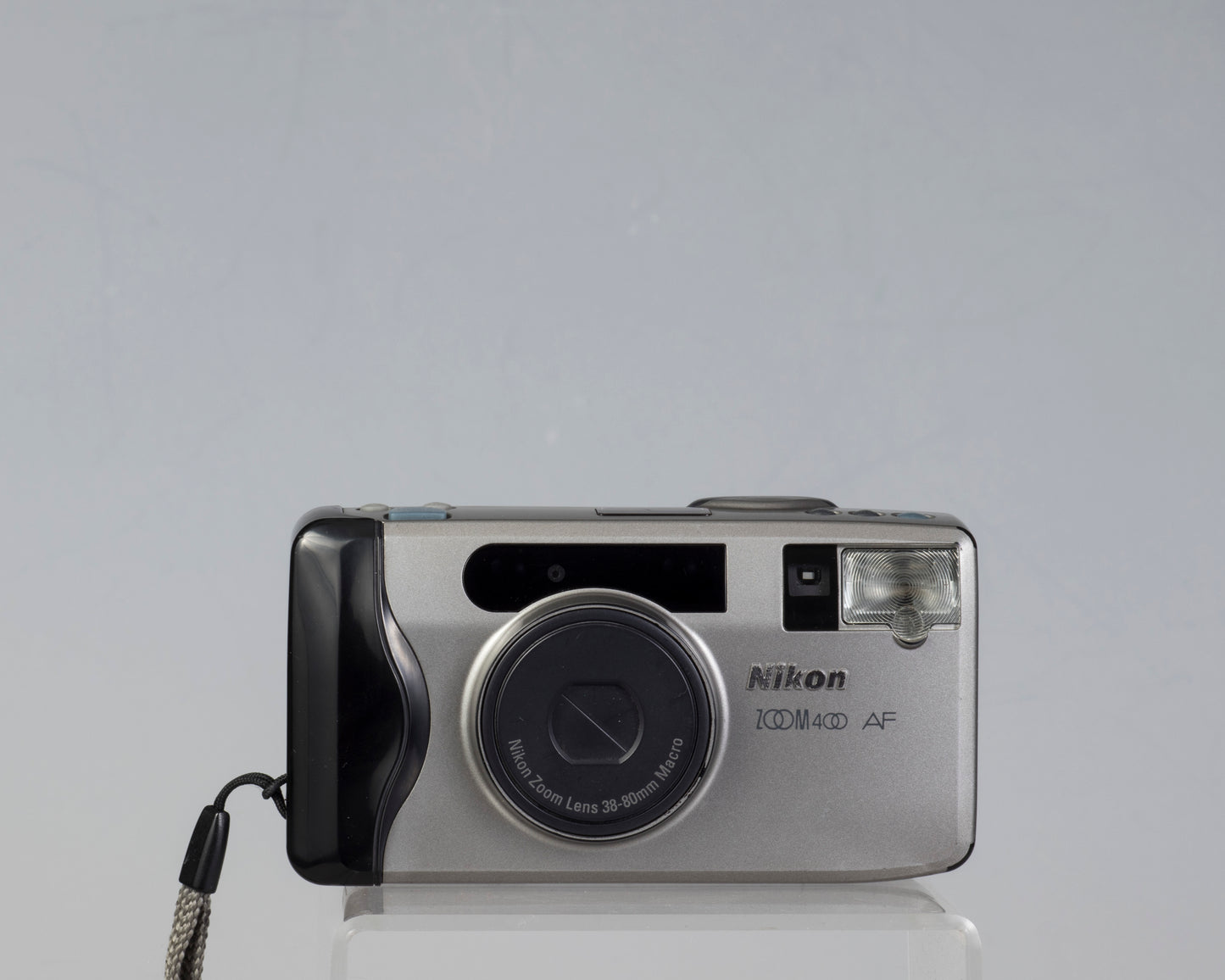 Appareil photo Nikon Zoom 400AF 35 mm avec boîte et étui d'origine (série 5065831)