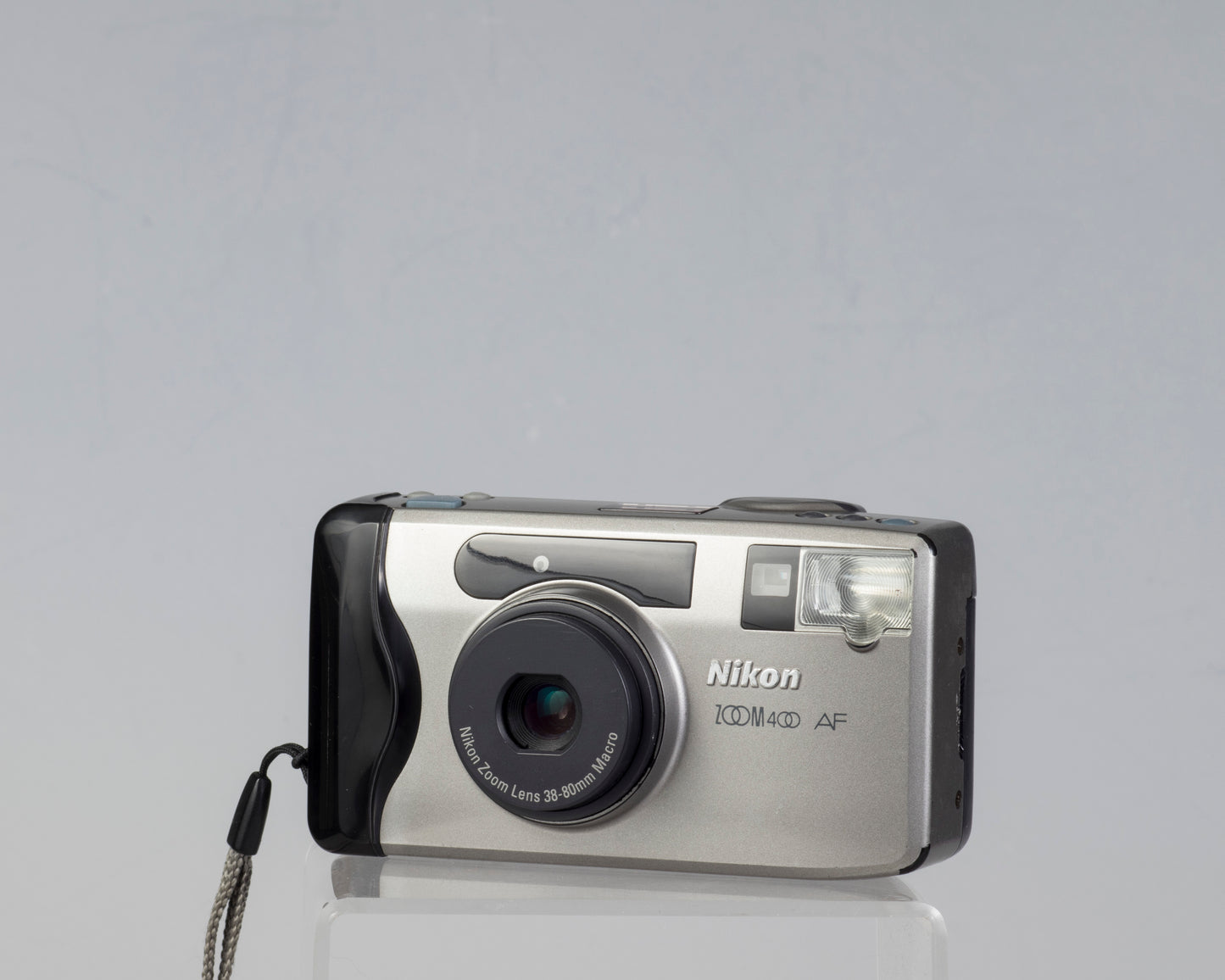 Appareil photo Nikon Zoom 400AF 35 mm avec boîte et étui d'origine (série 5065831)