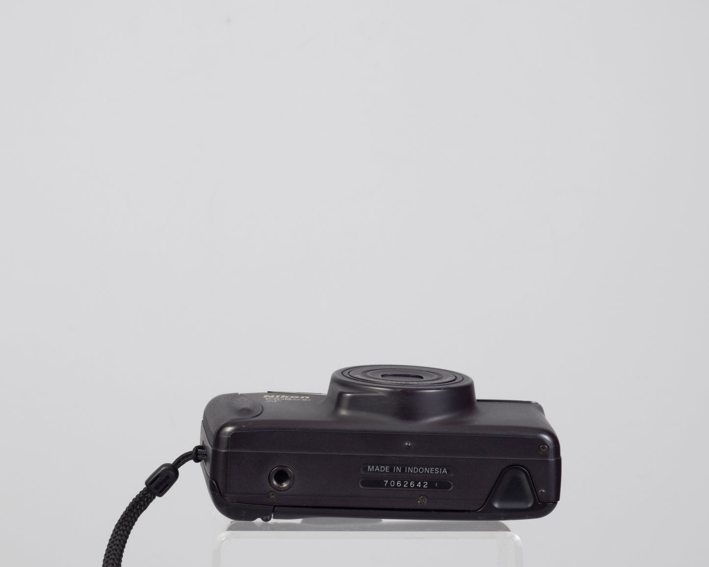 Nikon Zoom 500AF 35mm camera with case and manual (serial 7062642)