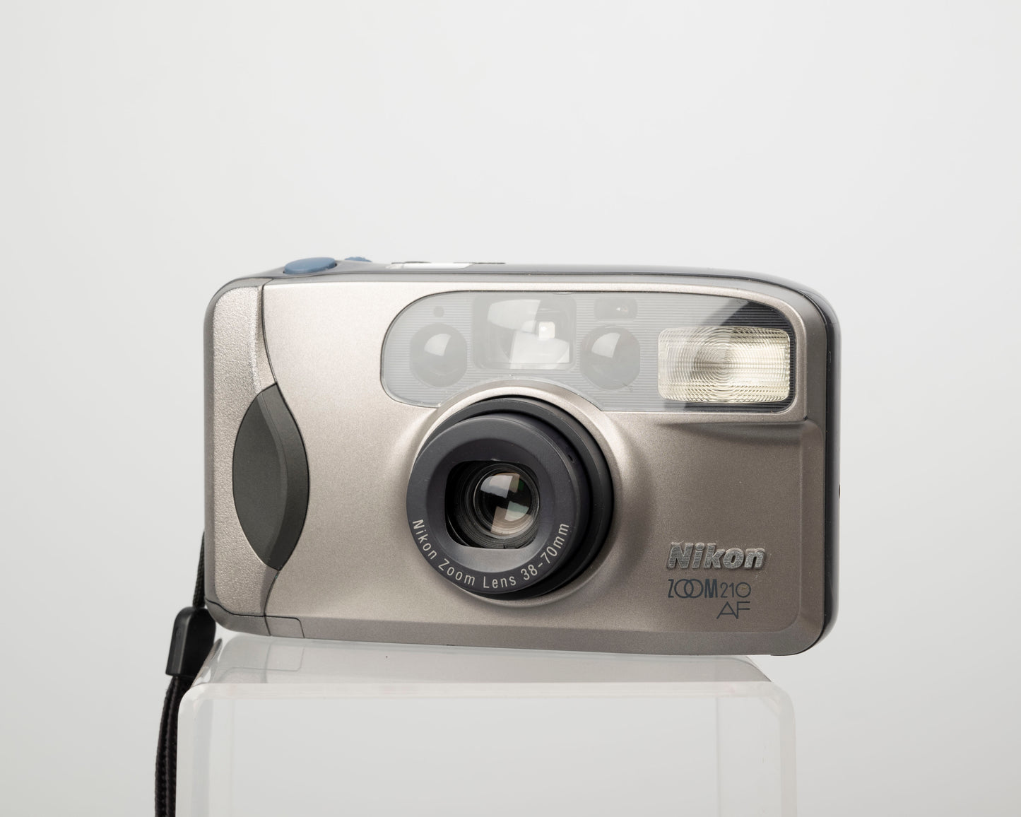 Appareil photo Nikon Zoom 210AF 35 mm avec étui (série 5082182)