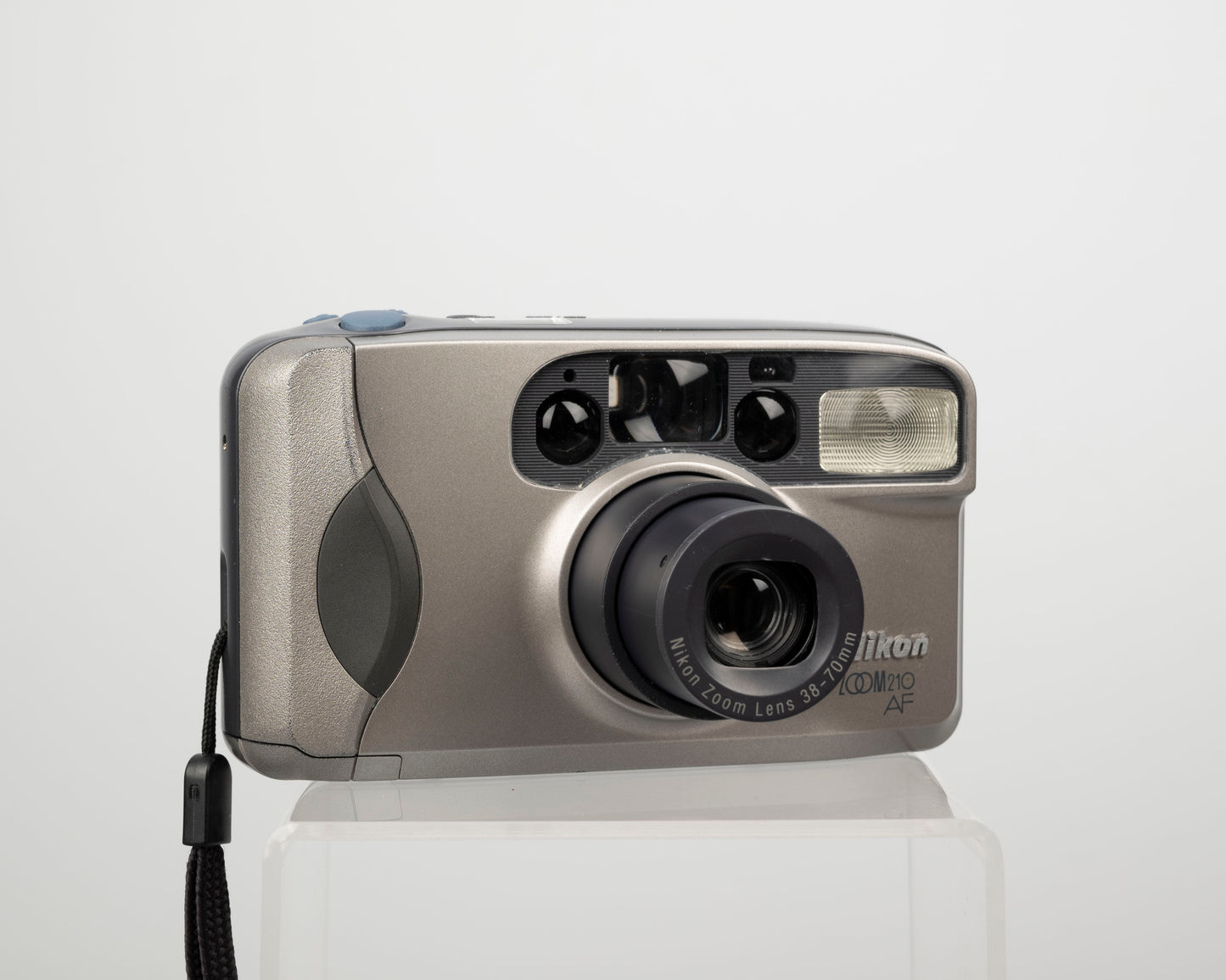 Appareil photo Nikon Zoom 210AF 35 mm avec étui (série 5082182)