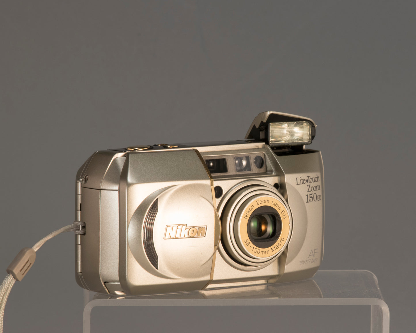 Appareil photo Nikon Lite Touch Zoom 150ED 35 mm