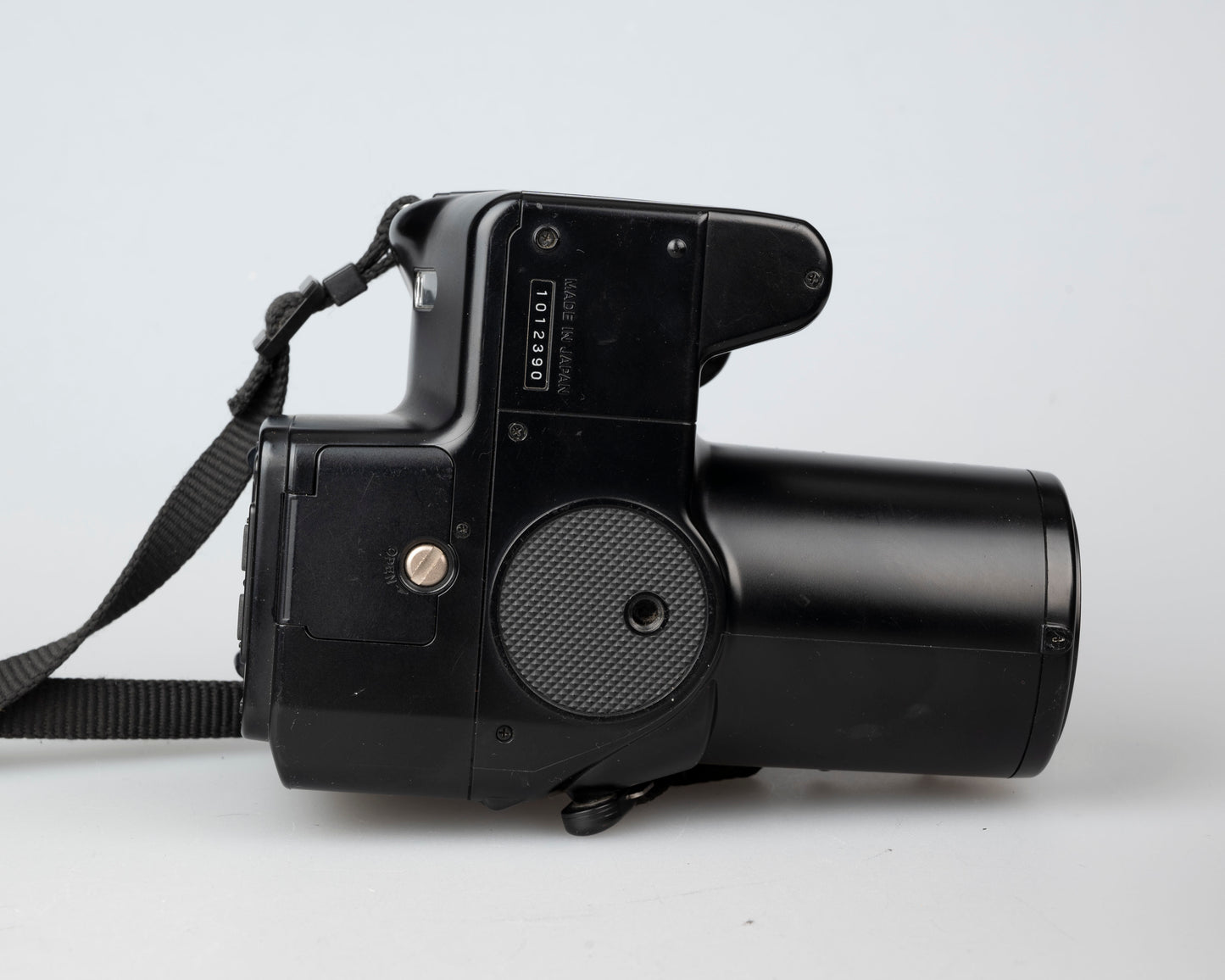 Olympus IS-2 'bridge' SLR 35 mm avec objectif 35-135 mm + convertisseurs 1,5x et 0,8x (série 1012390)