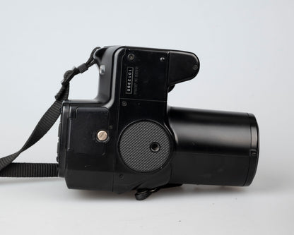 Olympus IS-2 'bridge' SLR 35 mm avec objectif 35-135 mm + convertisseurs 1,5x et 0,8x (série 1012390)