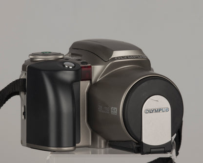 Olympus IS-300 'bridge' SLR 35 mm avec objectif 28-110