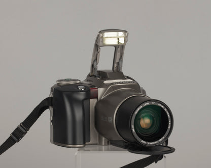 Olympus IS-300 'bridge' SLR 35 mm avec objectif 28-110