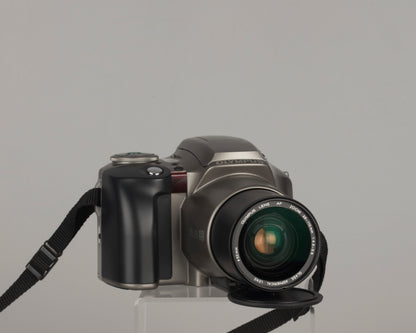 Olympus IS-300 'bridge' SLR 35 mm avec objectif 28-110
