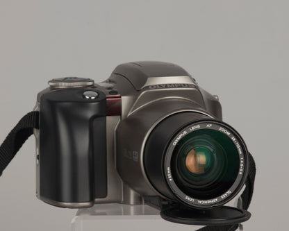 Olympus IS-300 'bridge' SLR 35 mm avec objectif 28-110