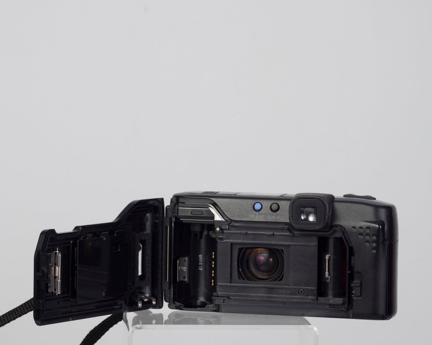 Olympus Infinity Zoom 200 35mm camera w/ manual and remote control
