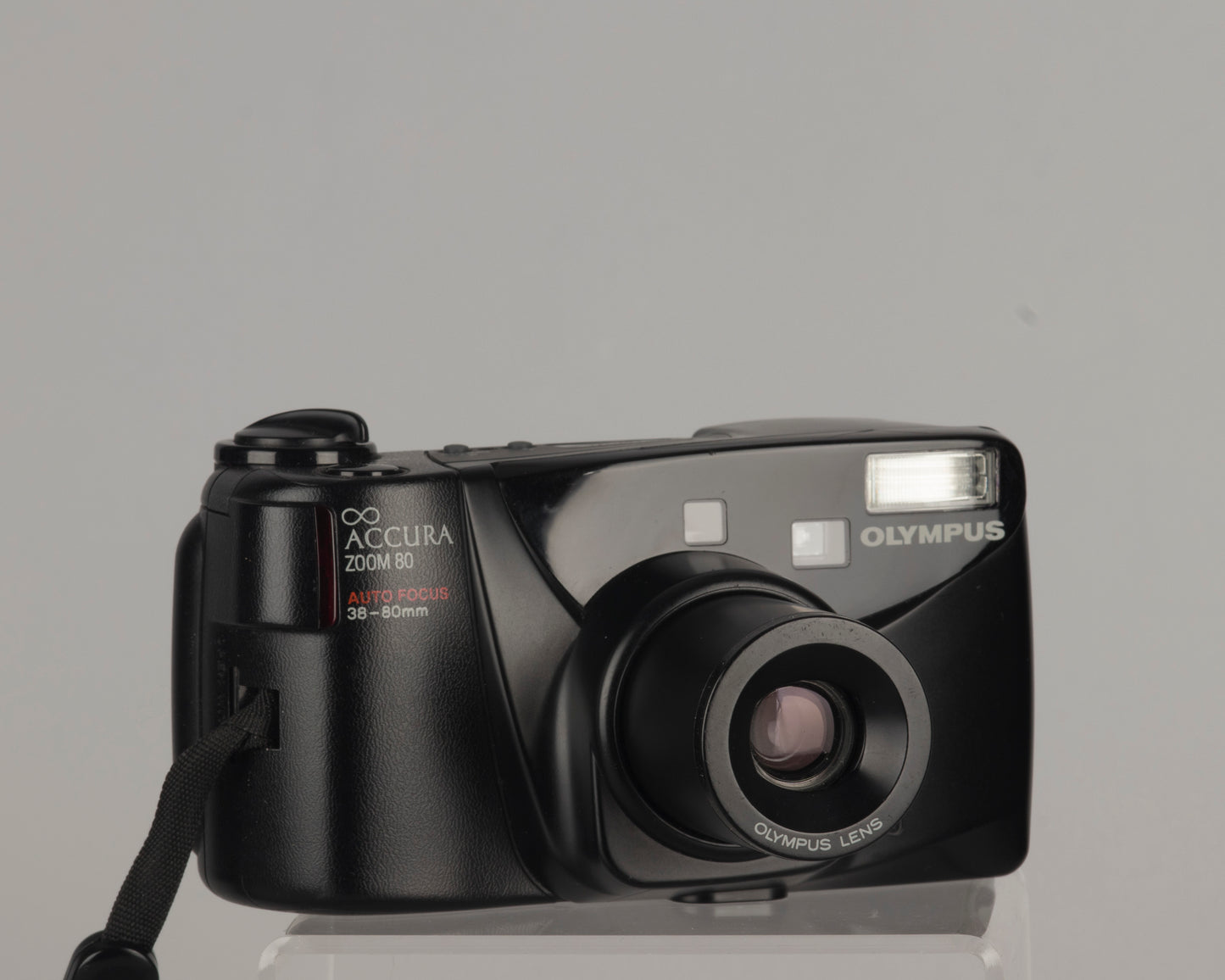 Appareil photo Olympus Infinity Accura Zoom 80 35 mm avec étui