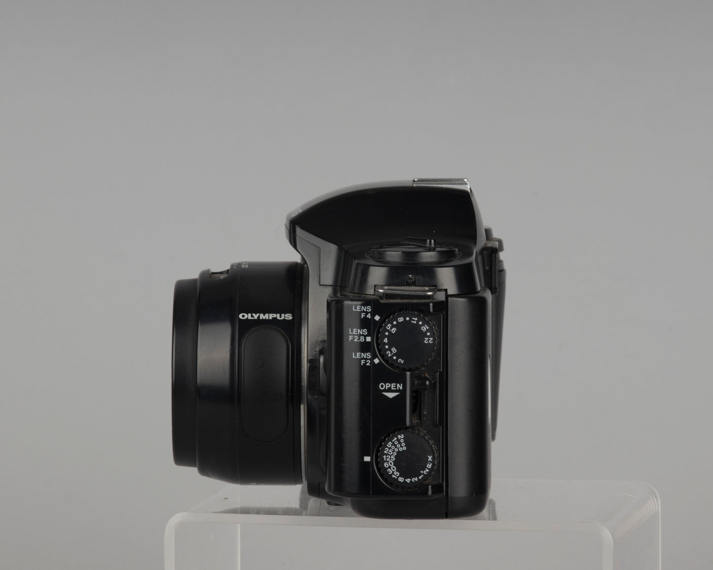 Olympus OM-88 Reflex 35 mm avec objectif 50 m f2 PF et adaptateur manuel 2
