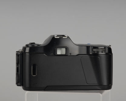 Olympus OM-88 Reflex 35 mm avec objectif 50 m f2 PF et adaptateur manuel 2