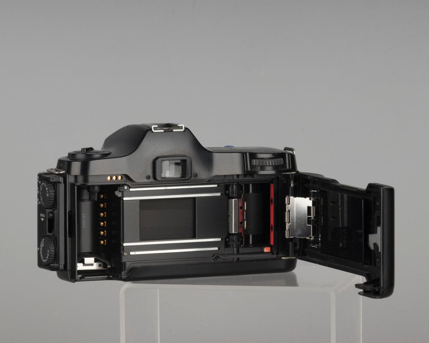 Olympus OM-88 Reflex 35 mm avec objectif 50 m f2 PF et adaptateur manuel 2