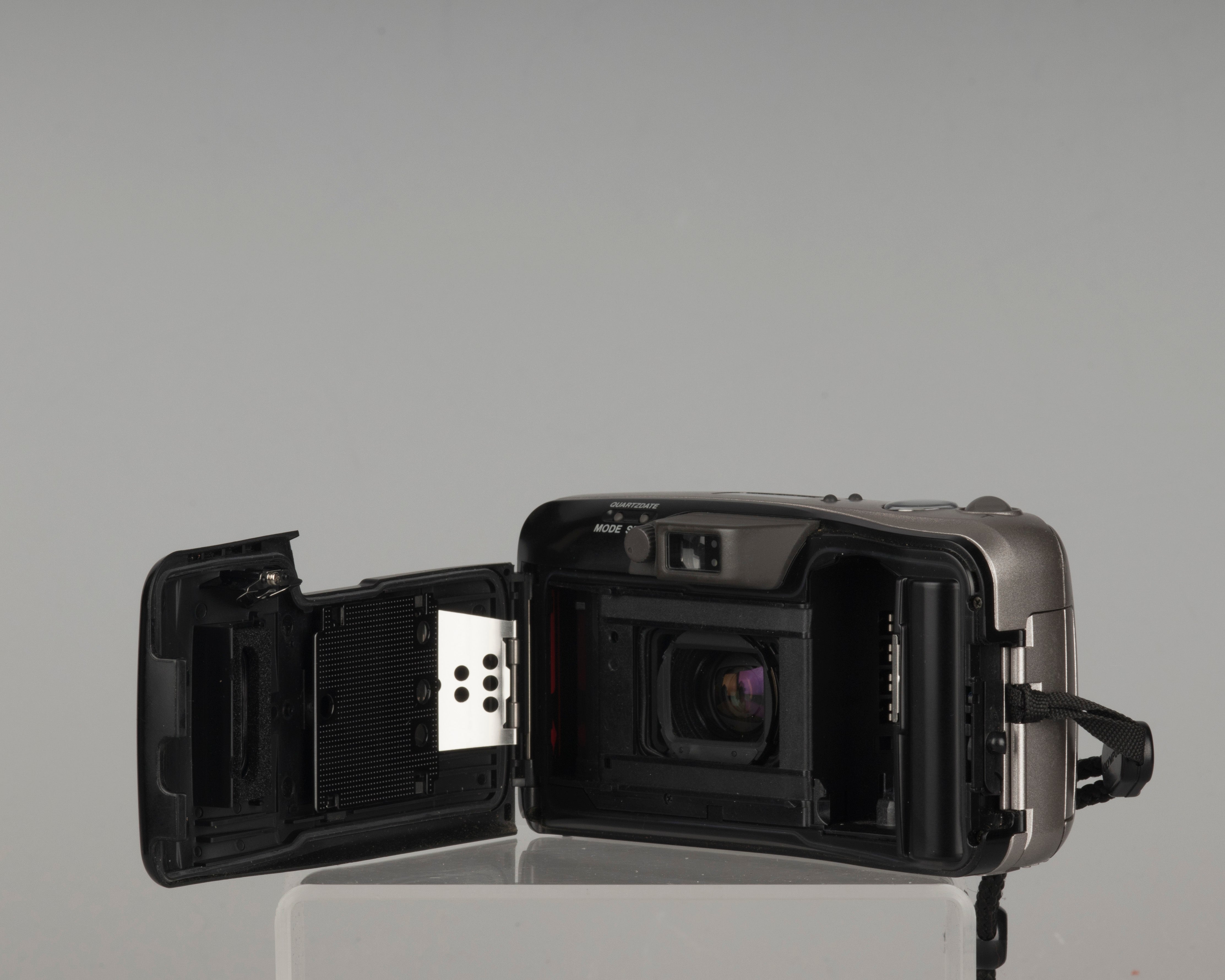 Olympus SuperZoom 140S 35mm camera – New Wave Pool