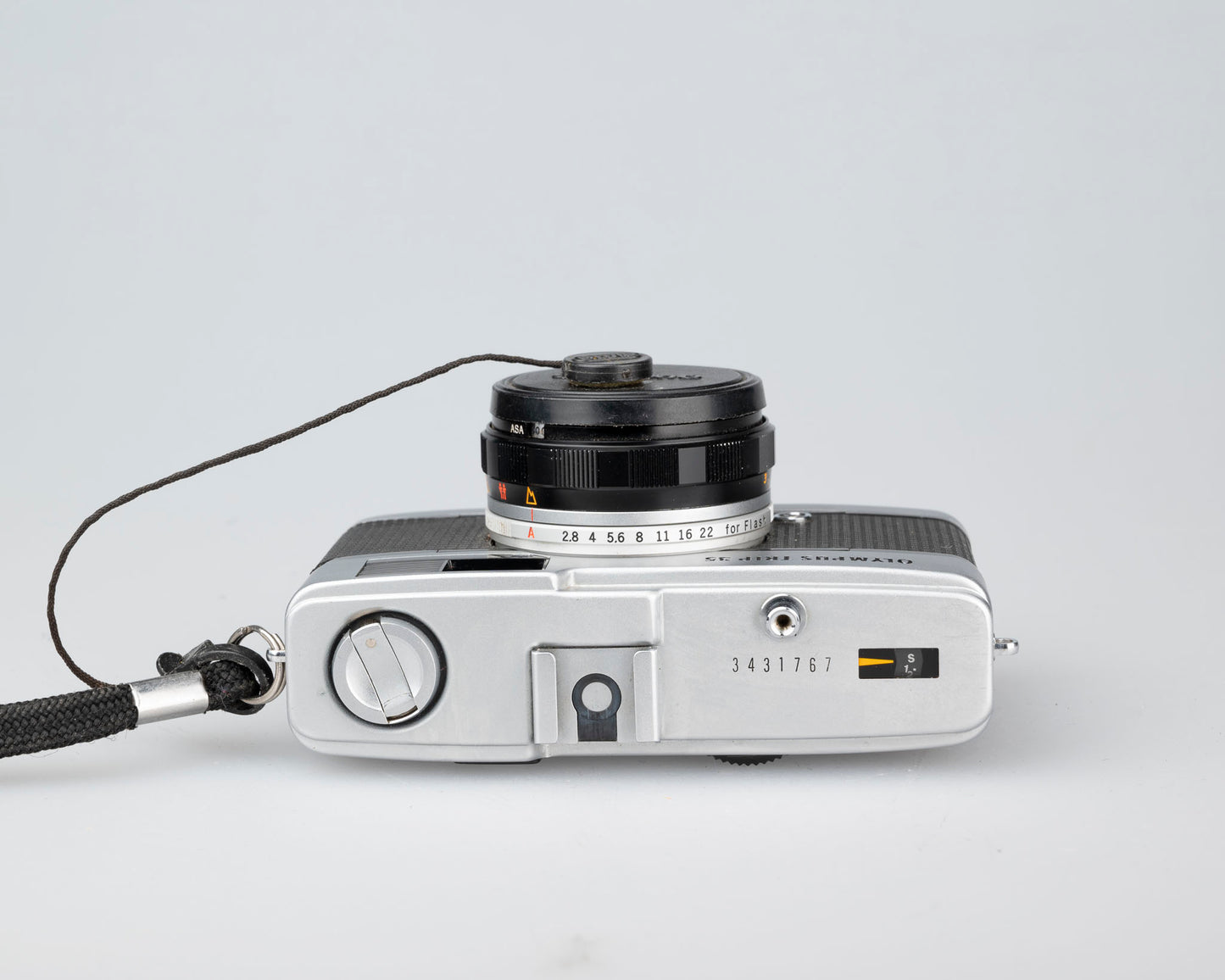 Olympus Trip 35 35mm camera w/ case (serial 3431767)