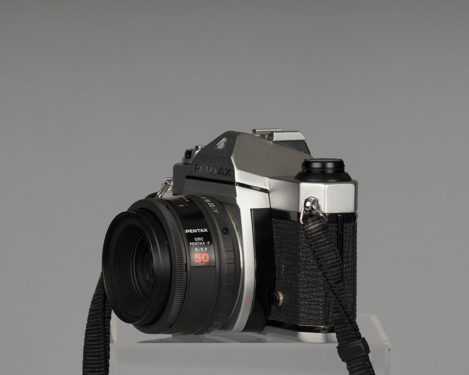 Pentax K1000 side view (rewind knob side)