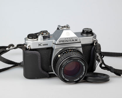 Pentax K1000 avec objectif SMC Pentax-M 50 mm F1.4 avec étui toujours prêt (série 8023813)