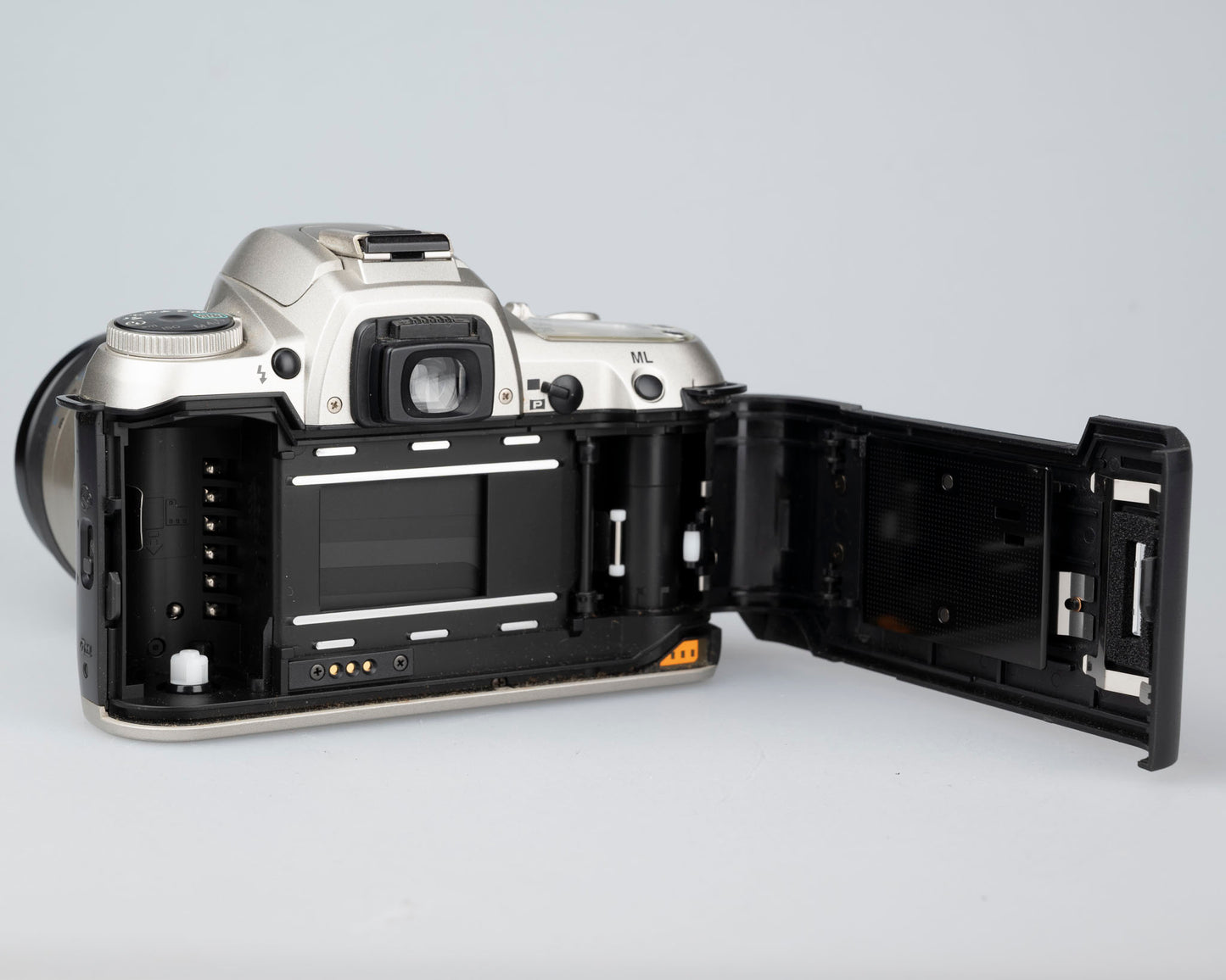 Pentax MZ-7 Reflex 35 mm avec objectif SMC Pentax-FA 28-80 mm