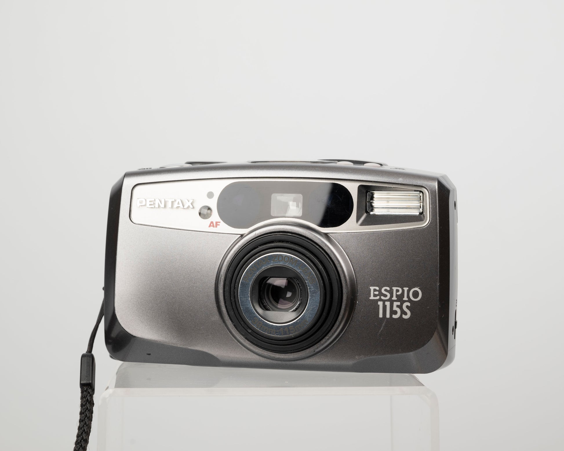 The Pentax Espio 115S (aka Espio 115V/IQZoom 115V) is one of the later and more refined cameras in this series of superb zoom 35mm point-and-shoots