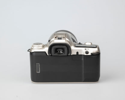 Pentax MZ-50 Reflex 35 mm avec objectif SMC Pentax FA 80-320 mm (série 7178033)