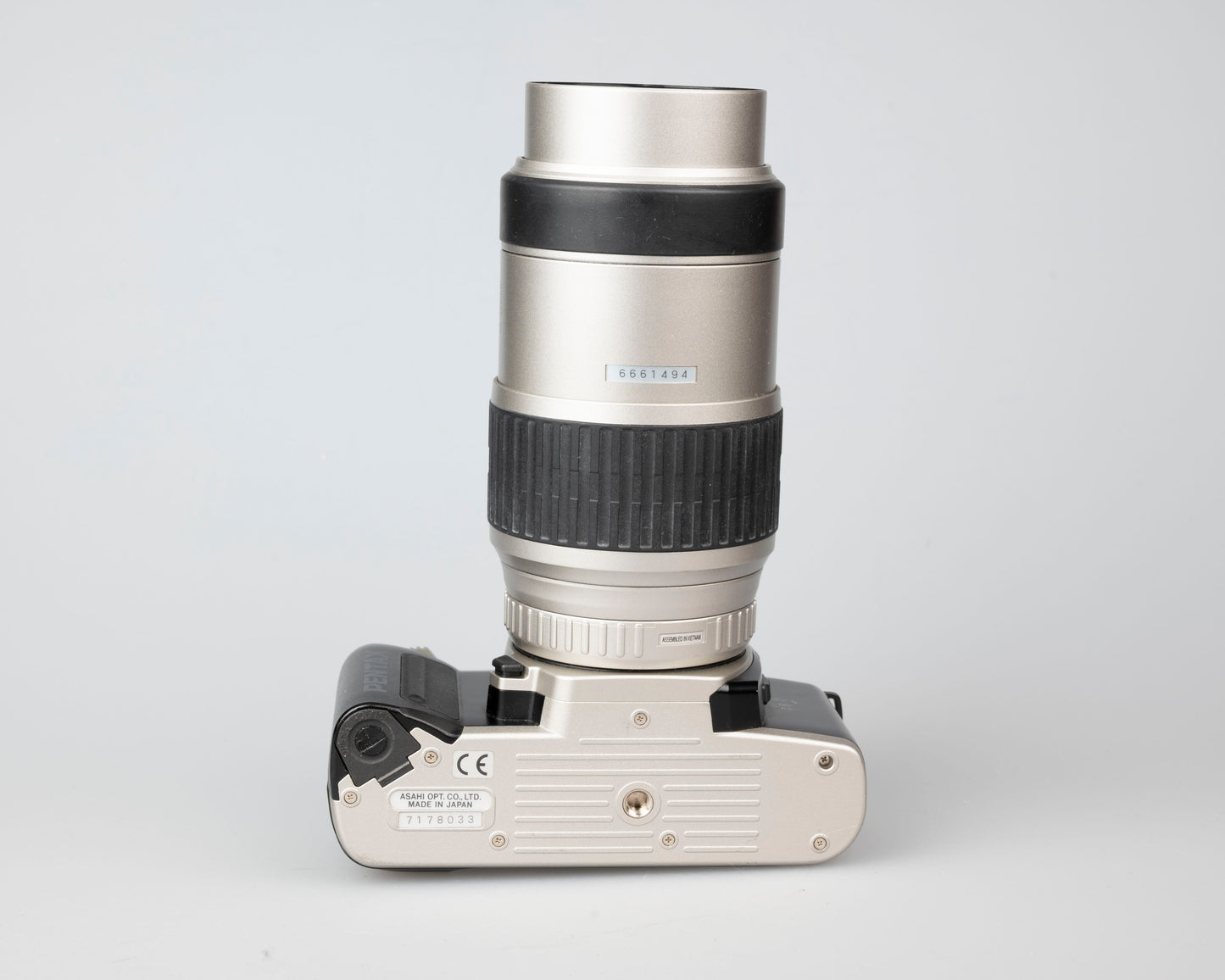 Pentax MZ-50 Reflex 35 mm avec objectif SMC Pentax FA 80-320 mm (série 7178033)