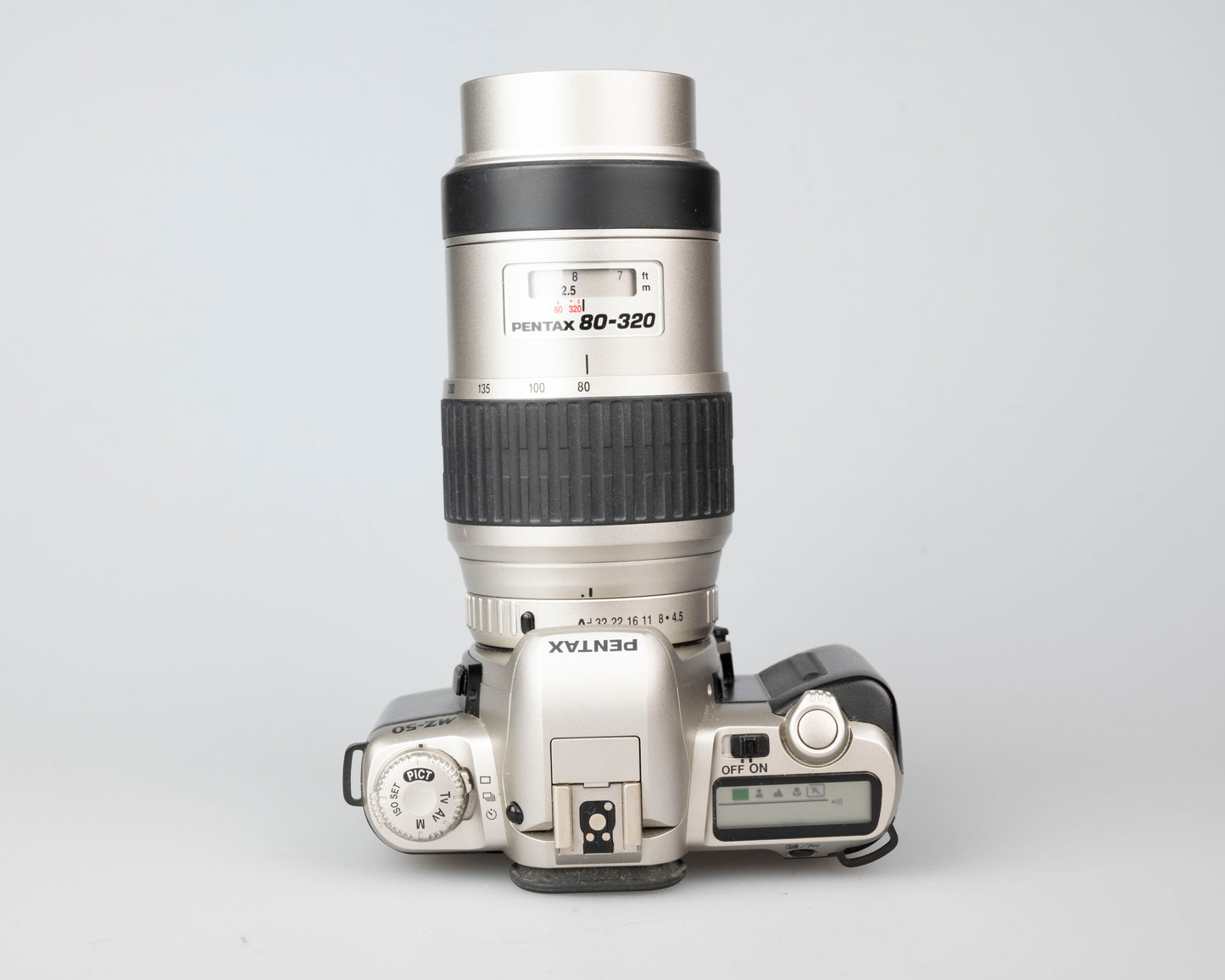 Pentax MZ-50 Reflex 35 mm avec objectif SMC Pentax FA 80-320 mm (série 7178033)