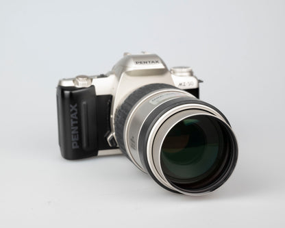 Pentax MZ-50 Reflex 35 mm avec objectif SMC Pentax FA 80-320 mm (série 7178033)