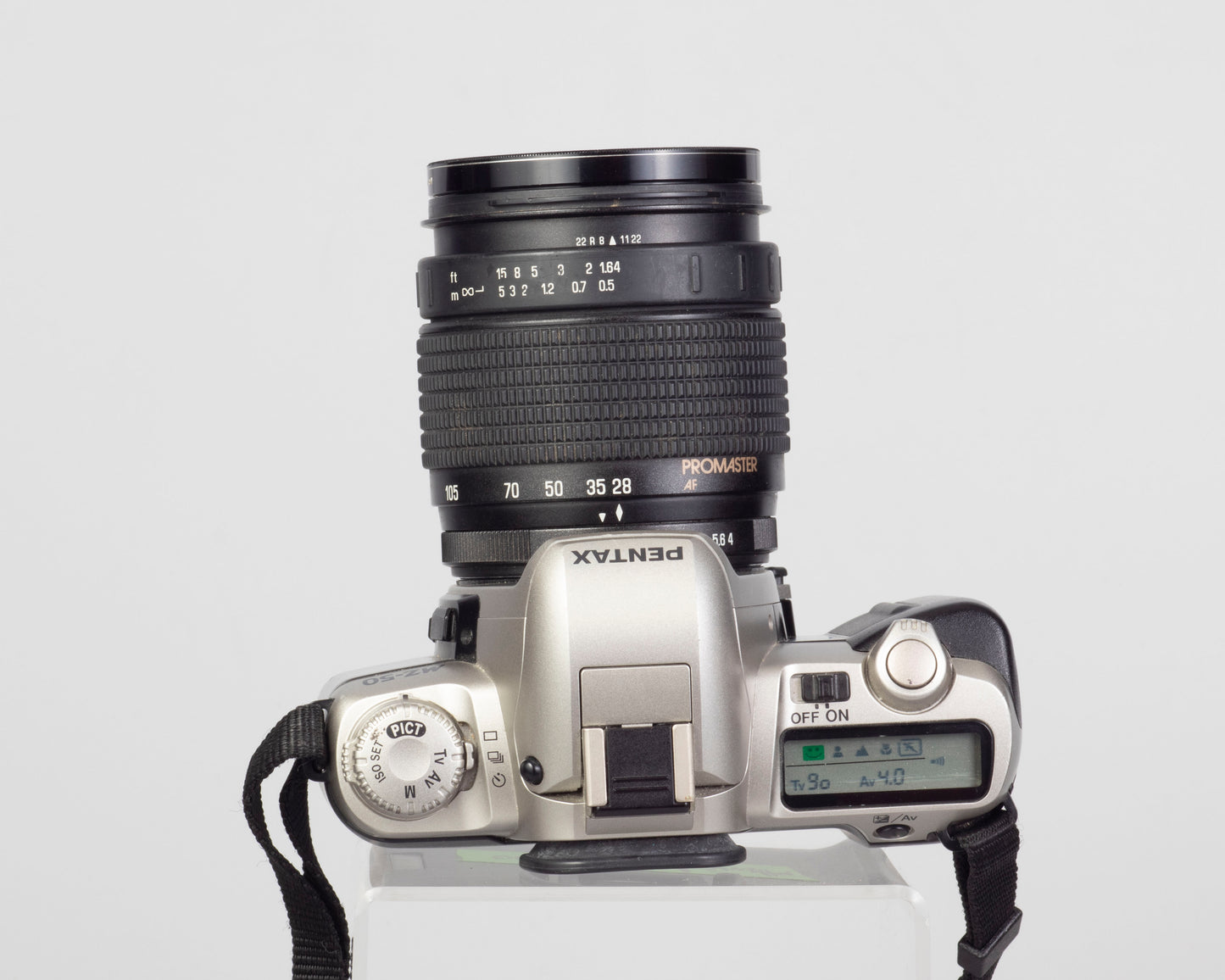 Pentax MZ-50 Reflex 35 mm avec objectif Promaster 28-105 mm