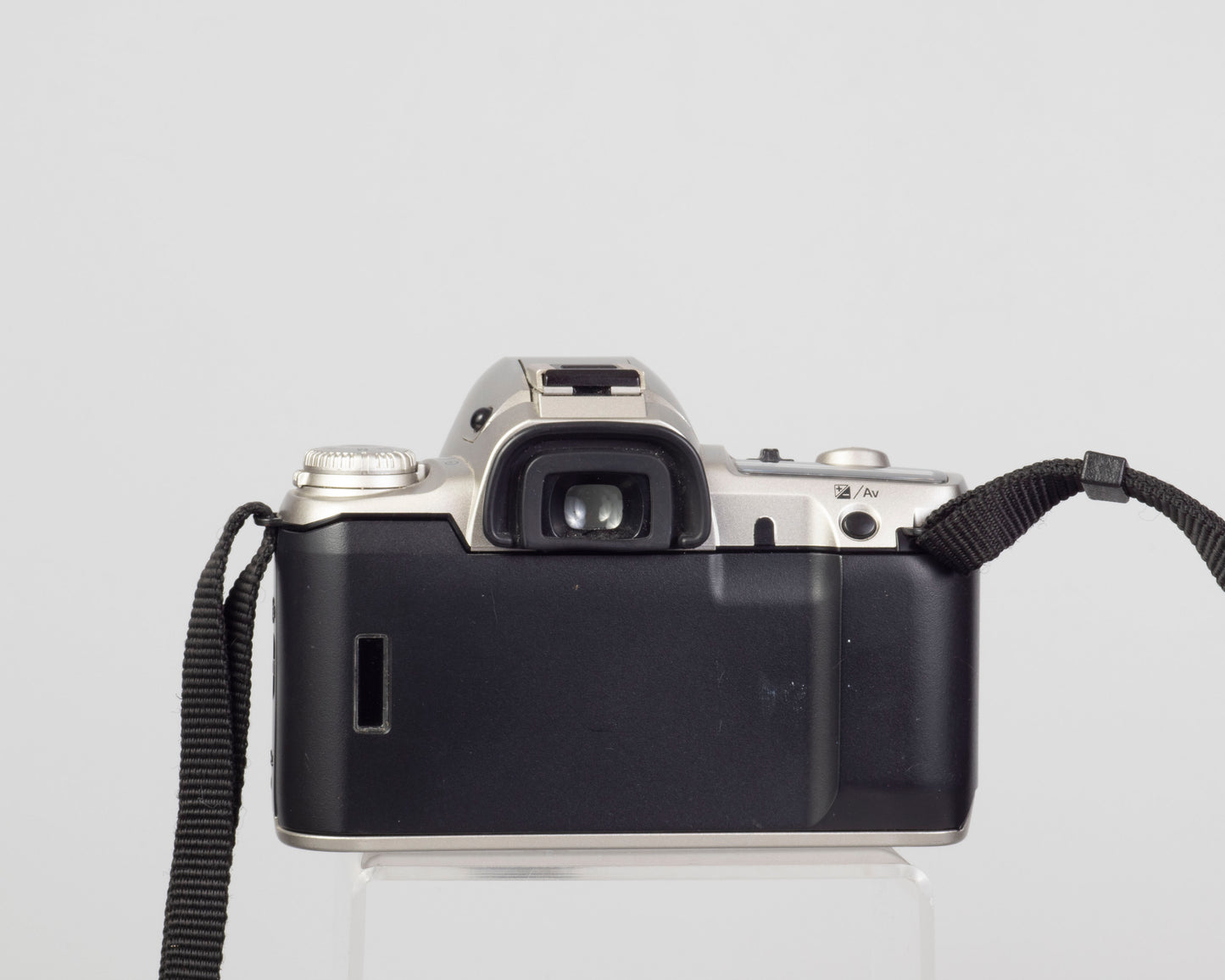 Pentax MZ-50 Reflex 35 mm avec objectif Promaster 28-105 mm