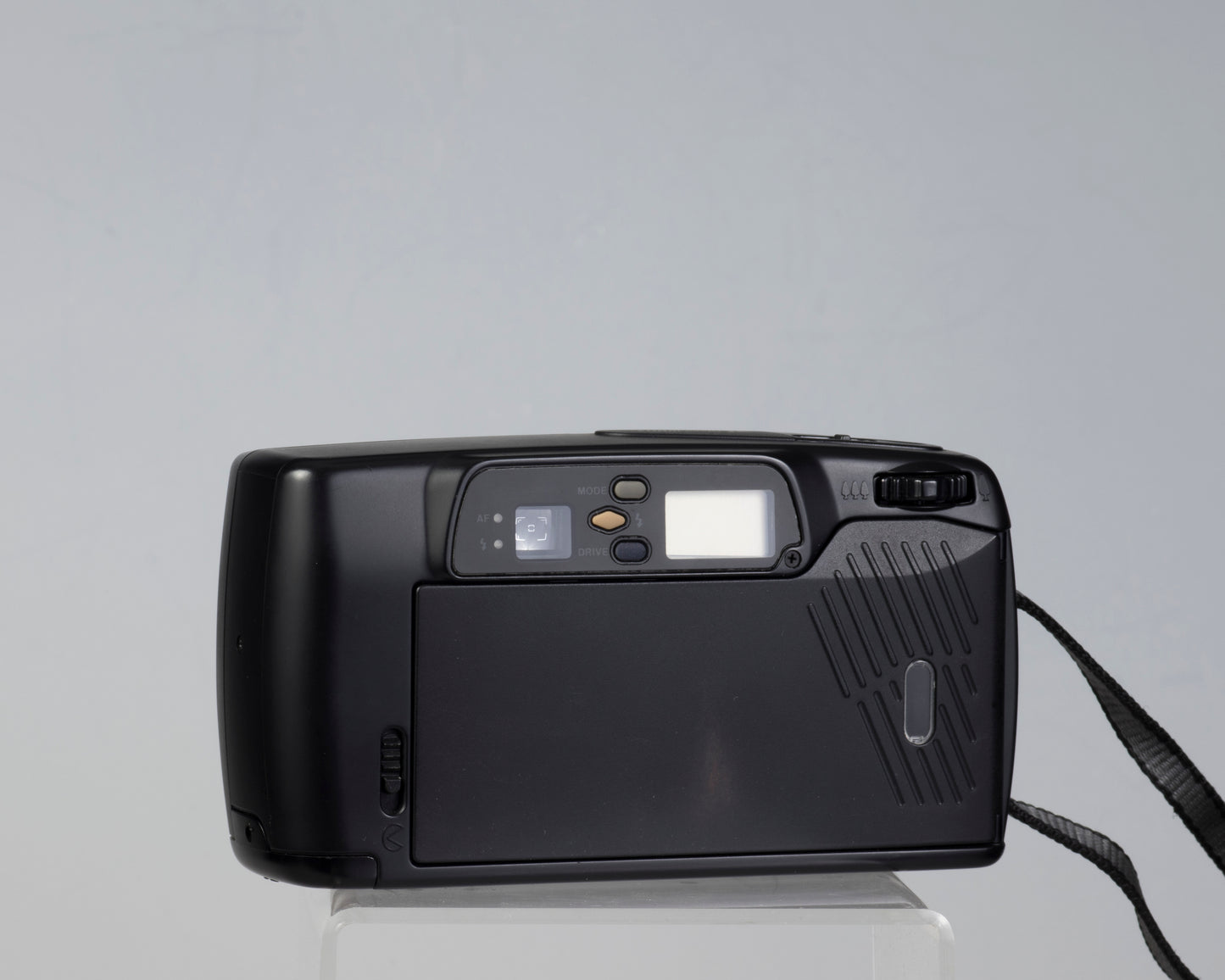 Appareil photo argentique Pentax Zoom70-R 35 mm avec étui (série 3675866)