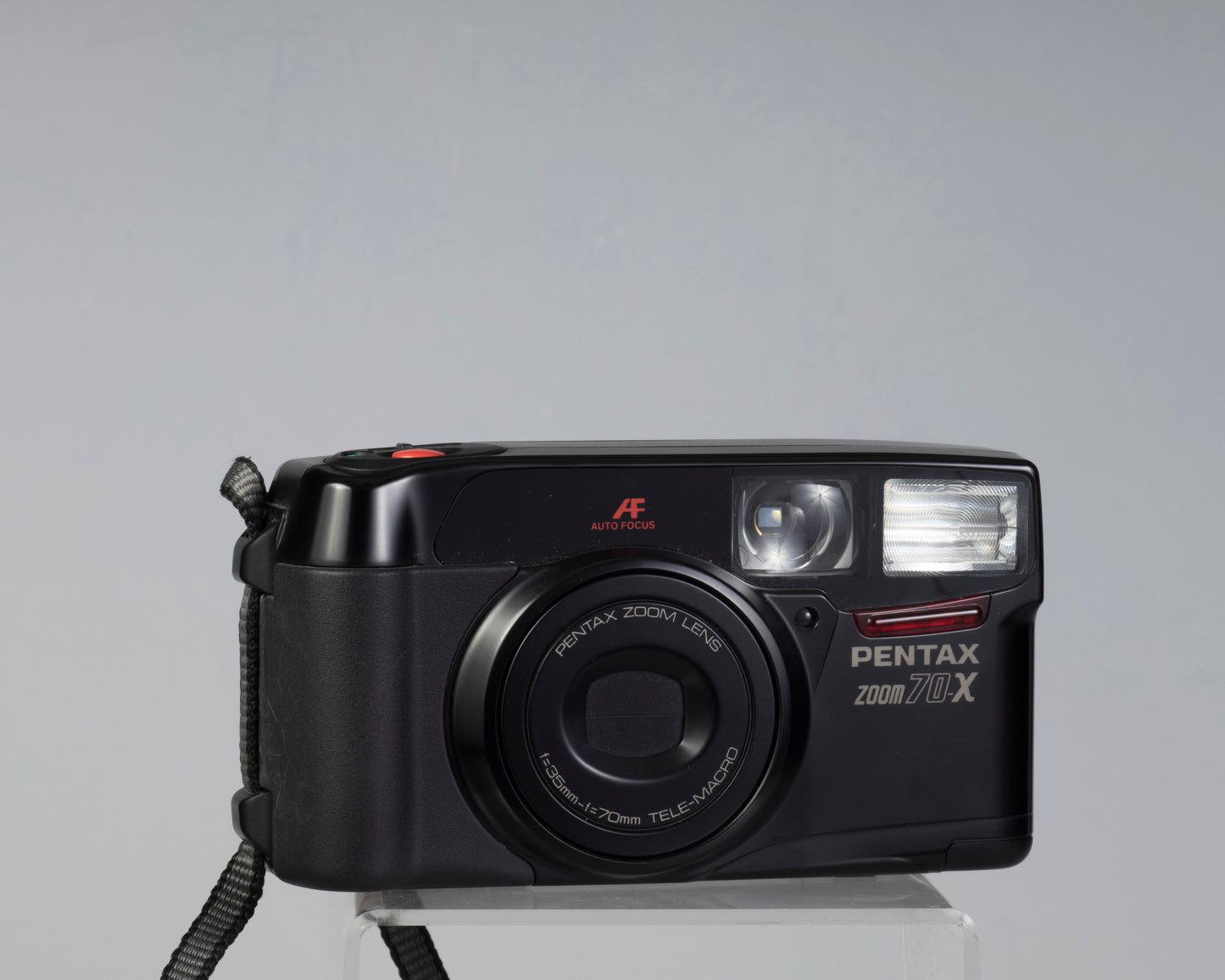 Pentax Zoom 70-X 35mm camera w/case (serial 8033387)