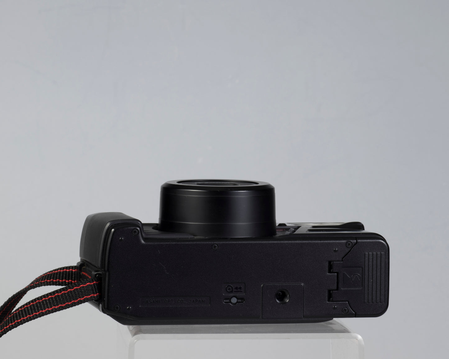 Pentax Zoom-70 Date (IQZoom) Appareil photo 35 mm avec étui (série 578125)